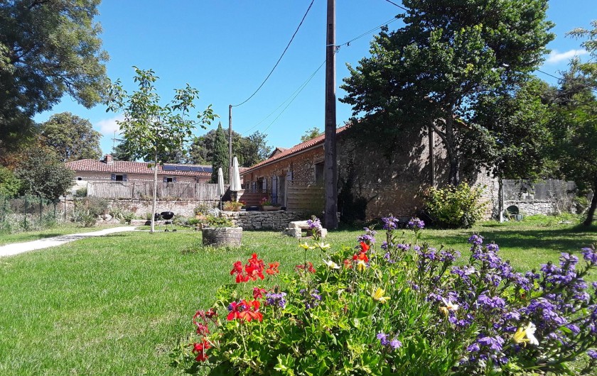 Location de vacances - Gîte à Sorges et Ligueux en Périgord - jardin