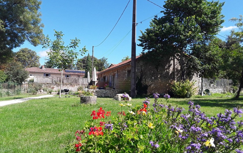 Location de vacances - Gîte à Sorges et Ligueux en Périgord - jardin
