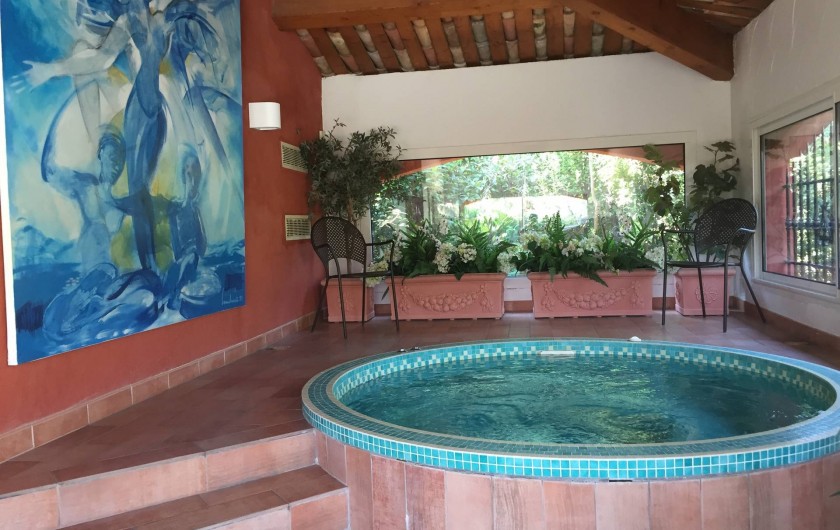 Location de vacances - Villa à Carros - spa en mosaïque de Briare