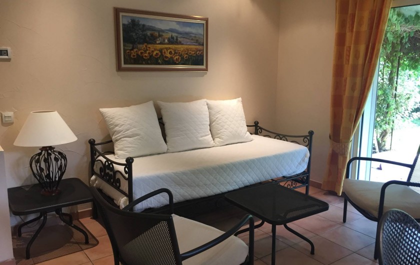 Location de vacances - Villa à Carros - Canapé-lit en fer forgé de grand confort 160X200