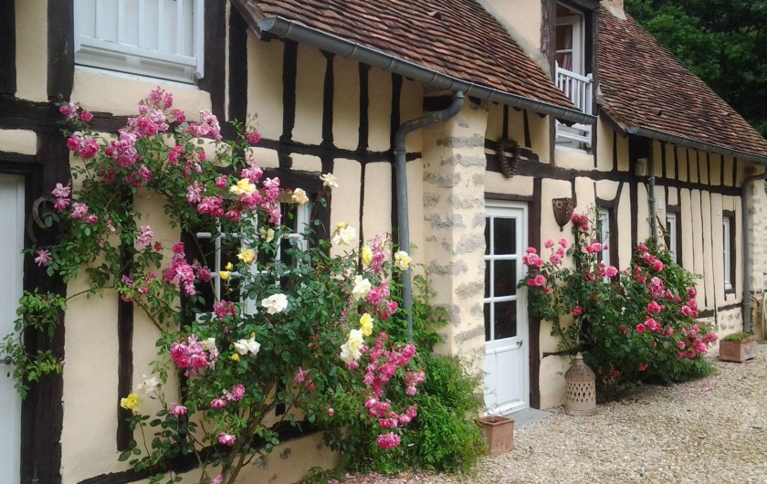 Location de vacances - Maison - Villa à Vitry-aux-Loges - entrée chambre  au rez de jardin