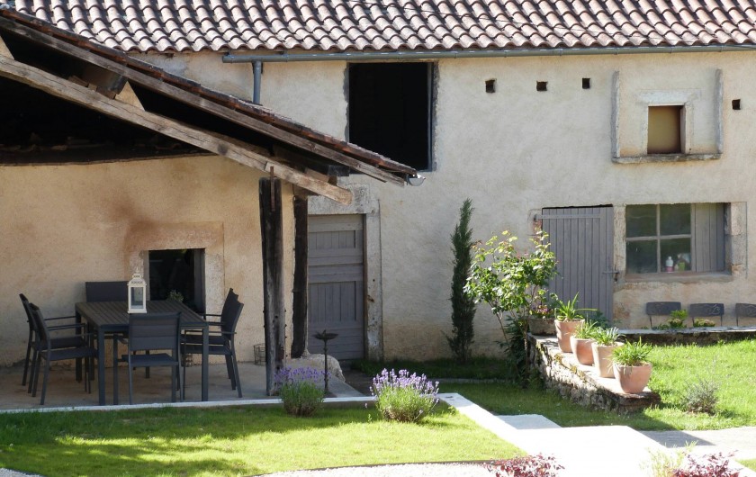 Location de vacances - Maison - Villa à Esclauzels - Cour intérieur du Plassalou