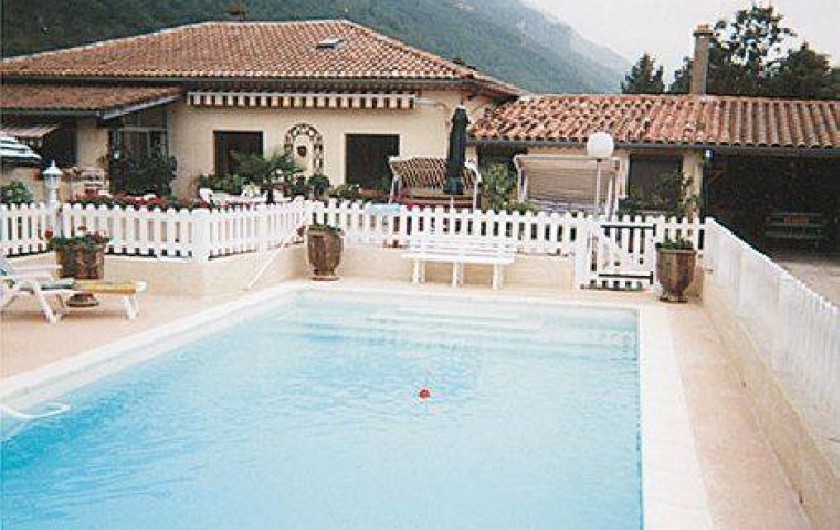 Location de vacances - Gîte à Molières-Cavaillac - la piscine de 5mx10m ouverte de Mai à fin septembre 