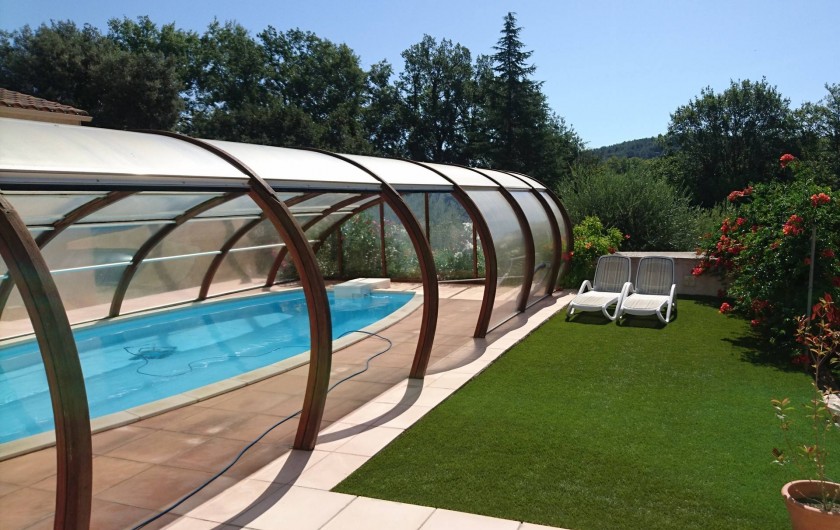 Location de vacances - Gîte à Orgon - Pour se rafraichir même par temps de mistral!!!