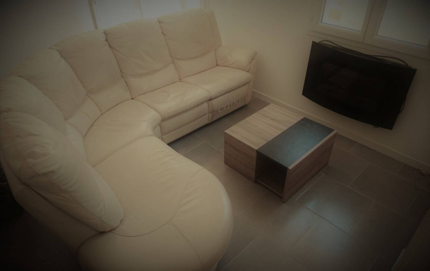 Location de vacances - Gîte à Orgon - Canapé du coin salon pour 4 personnes