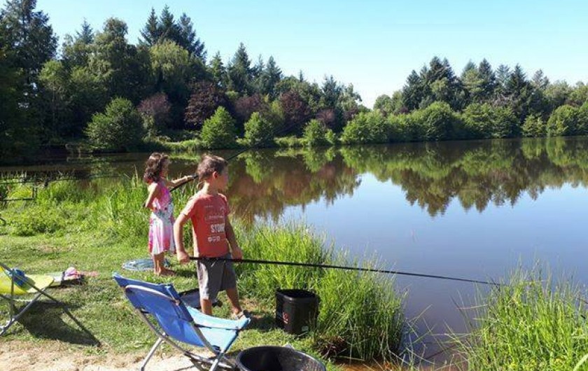 Location de vacances - Chalet à Miallet - On pêche à tout âge