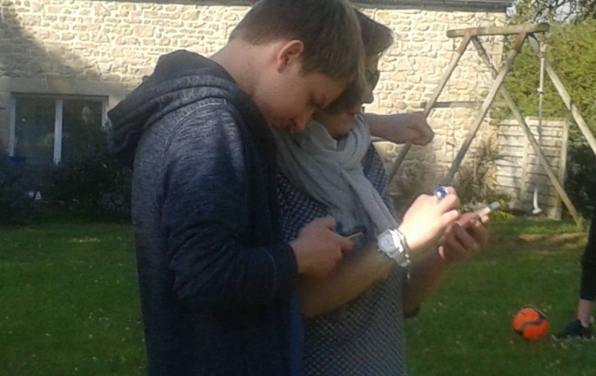 Location de vacances - Gîte à Erdeven - ma photo avec la partie de éole a l' exterieur