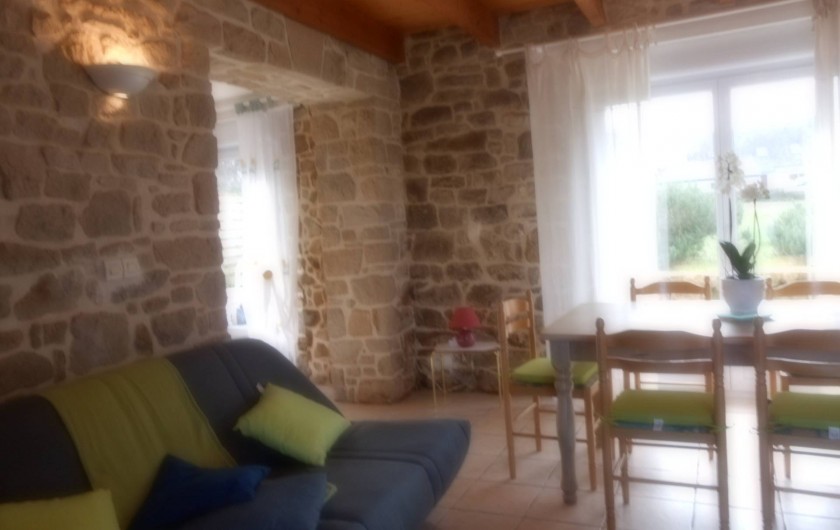 Location de vacances - Gîte à Erdeven - salon côté séjour accedant à la terrasse et au jardin