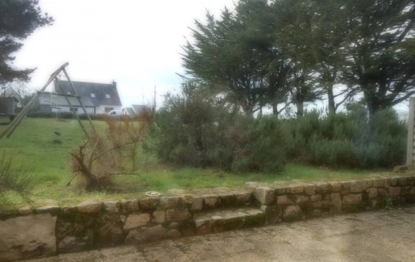 Location de vacances - Gîte à Erdeven - vue sur espace jardin en hiver