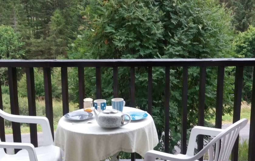 Location de vacances - Studio à Le Lioran - Sur le balcon