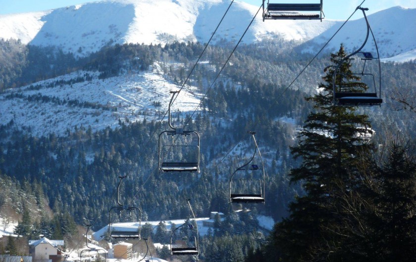 Location de vacances - Studio à Le Lioran - Immeuble  au centre bas