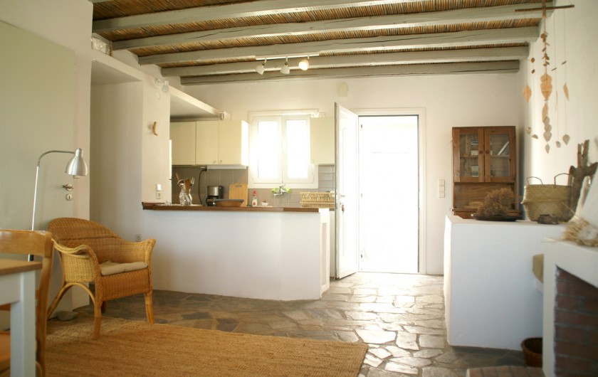 Location de vacances - Appartement à Livadi - kitchen and salon
