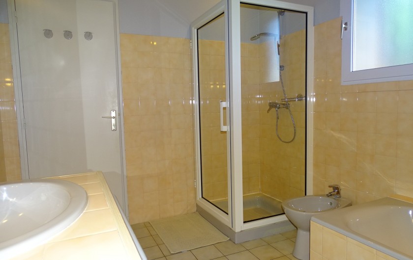 Location de vacances - Villa à Saint-Étienne-de-Fougères - Salle de bain