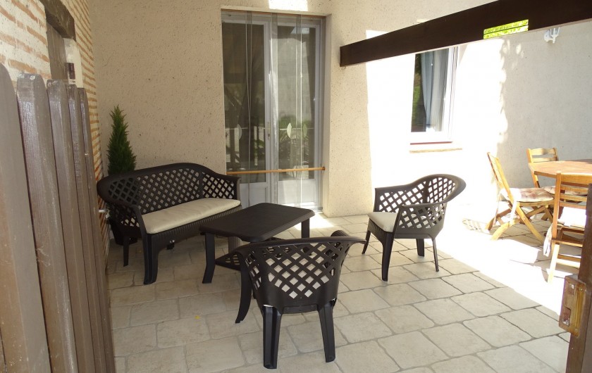 Location de vacances - Villa à Saint-Étienne-de-Fougères - Salon jardin