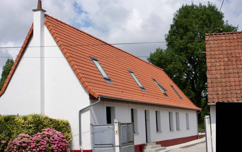 Location de vacances - Maison - Villa à Azincourt - Entrée de la maison depuis la rue. Cour fermée pour garer vos voitures.