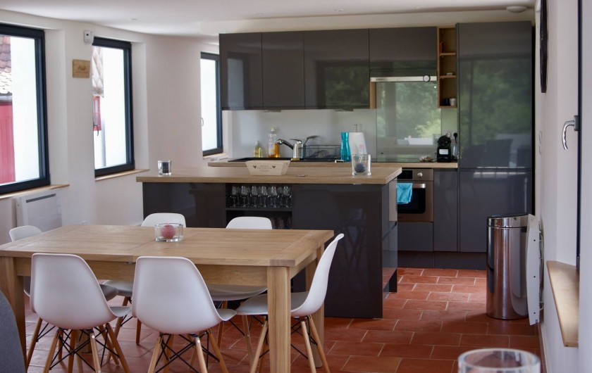 Location de vacances - Maison - Villa à Azincourt - Salle à manger et cuisine entièrement équipée