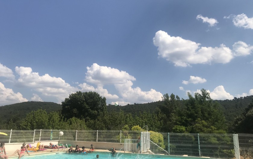Location de vacances - Maison - Villa à Saint-Martin-de-Brômes - Piscine de la copropriété