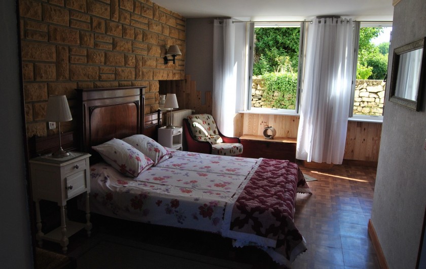 Location de vacances - Chambre d'hôtes à Saint-Avit-Sénieur - La Chambre Les Violettes