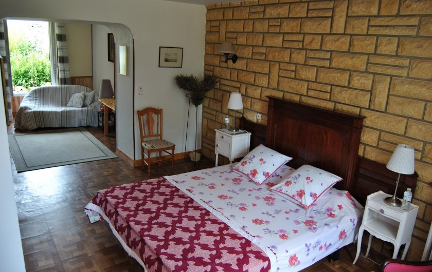 Location de vacances - Chambre d'hôtes à Saint-Avit-Sénieur - La Chambre Les Violettes