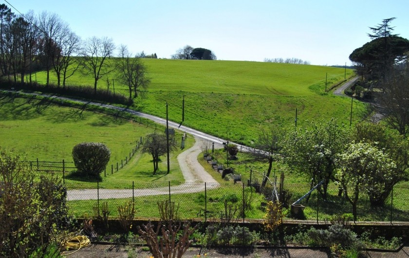 Location de vacances - Chambre d'hôtes à Saint-Avit-Sénieur - En printemps le soleil est déjà là