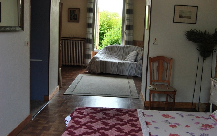 Location de vacances - Chambre d'hôtes à Saint-Avit-Sénieur - La Chambre Les Violettes