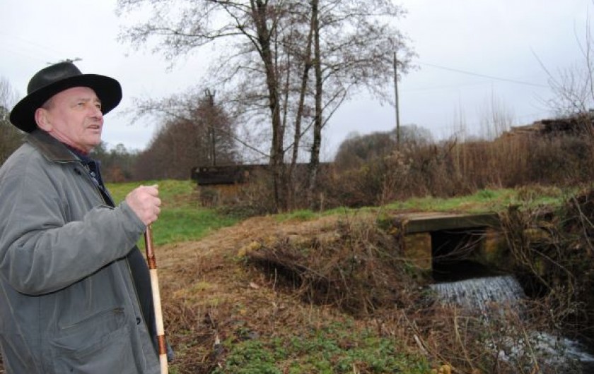 Location de vacances - Chambre d'hôtes à Saint-Avit-Sénieur - sur le chemin de randonner on découvre toujours des belles choses !