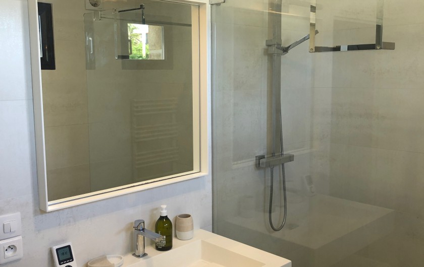 Location de vacances - Villa à Plougoulm - Salle de bain RdC