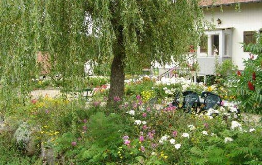 Location de vacances - Maison - Villa à Ban-sur-Meurthe-Clefcy - Entée fleurie