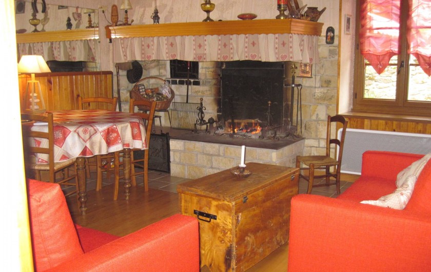 Location de vacances - Maison - Villa à Arrien-en-Bethmale - Salon, salle à manger.