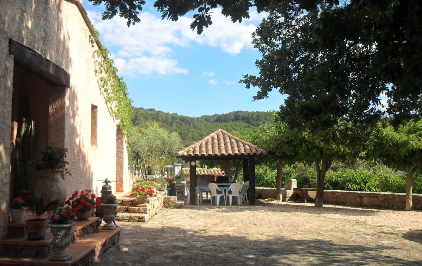 Location de vacances - Villa à Cabasse - devant de la villa