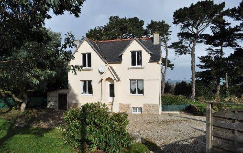 Location de vacances - Gîte à Penvénan - Maison vue du jardin