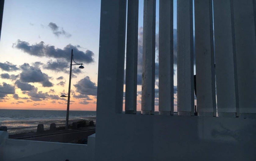 Location de vacances - Appartement à Pirou - coucher du soleil vue de la maison