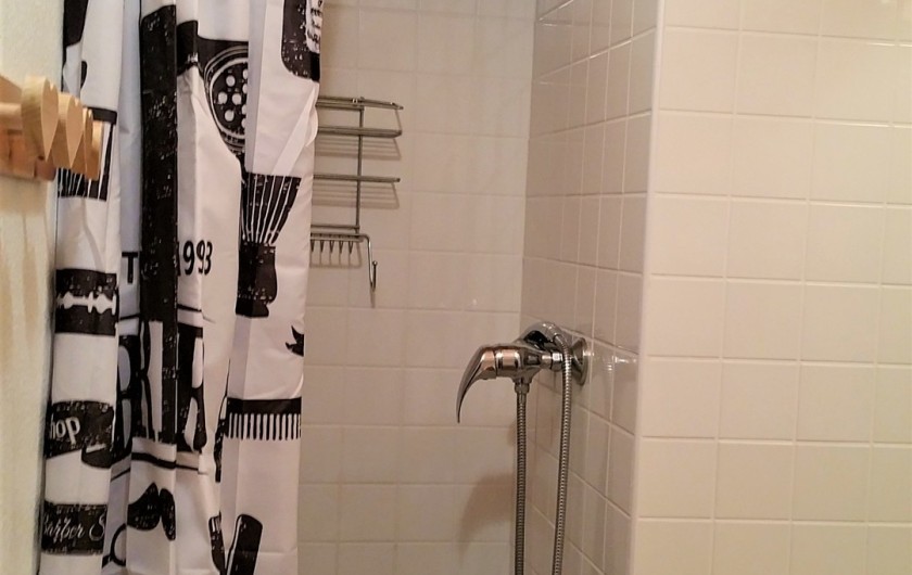 Location de vacances - Appartement à Station de Risoul 1850 - Salle de douche rez de chaussée