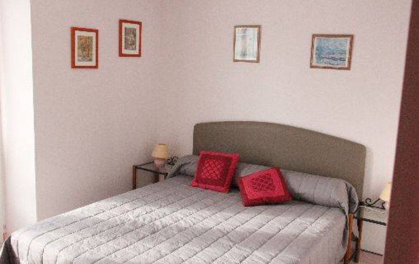 Location de vacances - Gîte à Bénodet - La chambre avec un lit de 160X200