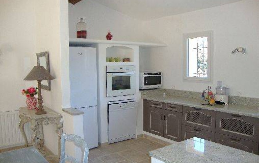 Location de vacances - Villa à Salernes - 1ère partie de la cuisine