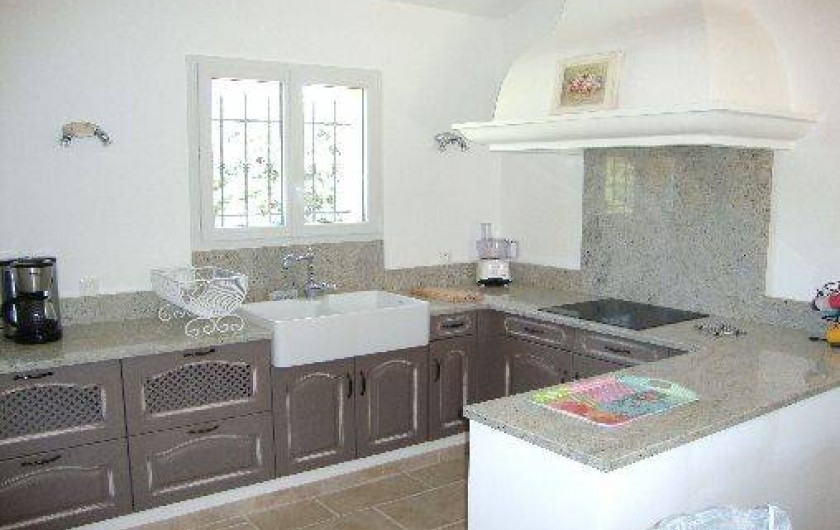 Location de vacances - Villa à Salernes - 2ème partie de la cuisine