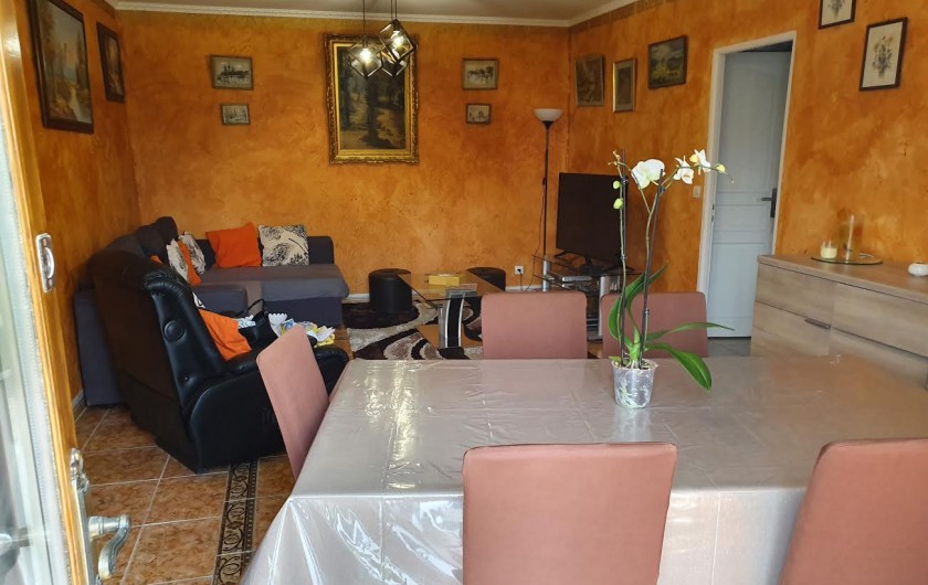 Location de vacances - Maison - Villa à Ver-sur-Mer - salon et salle à manger