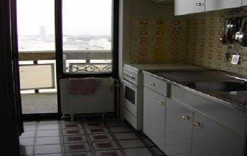 Location de vacances - Appartement à Ostende - Cuisine équipée avec Lave-Vaiss. Four, Micro-Onde, Grand Frigo, Senseo
