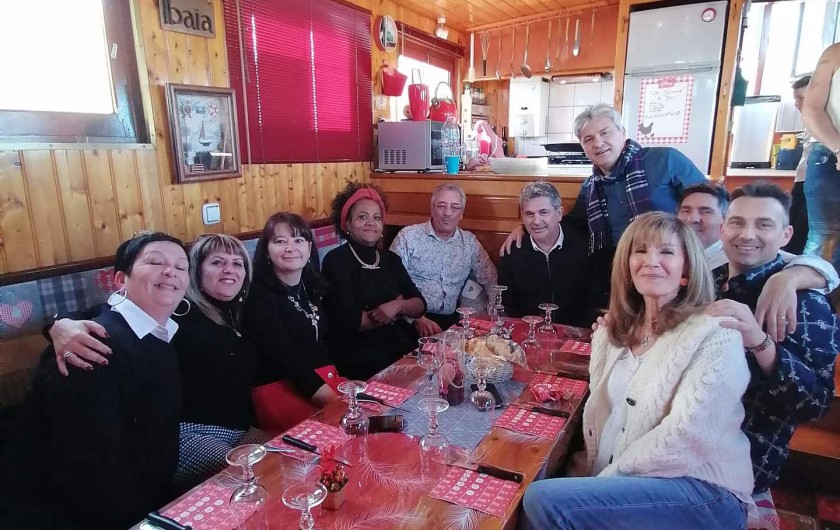 Location de vacances - Péniche à Frontignan - PETIT REPAS DE FAMILLE POUR FÊTE L'ANNIVERSAIRE   DURANT LA BALADE