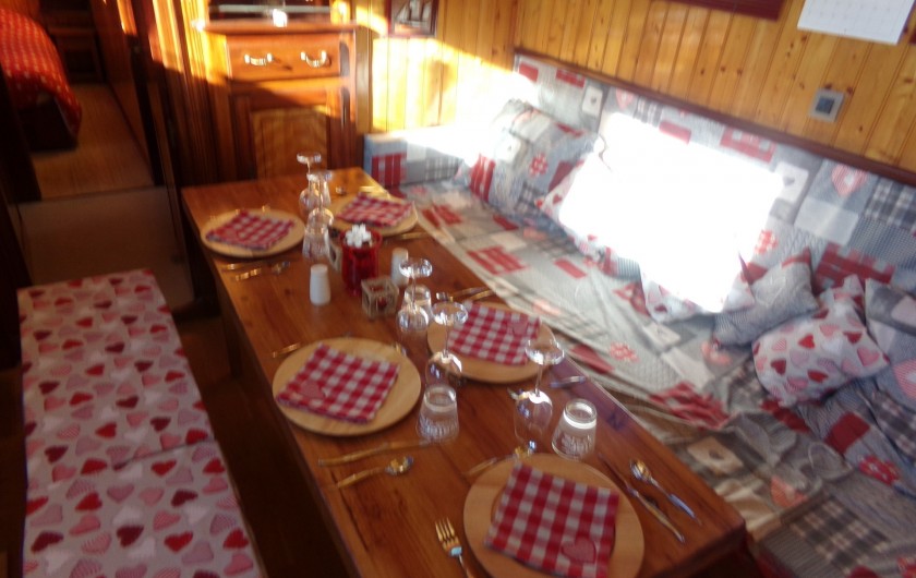 Location de vacances - Péniche à Frontignan - COIN REPAS