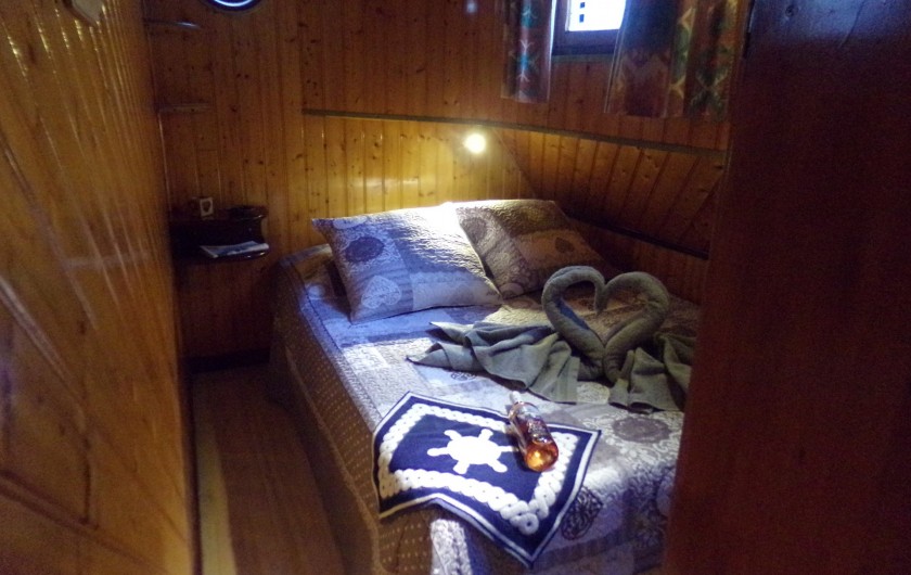 Location de vacances - Péniche à Frontignan - CHAMBRE DU MOUSSAILLON