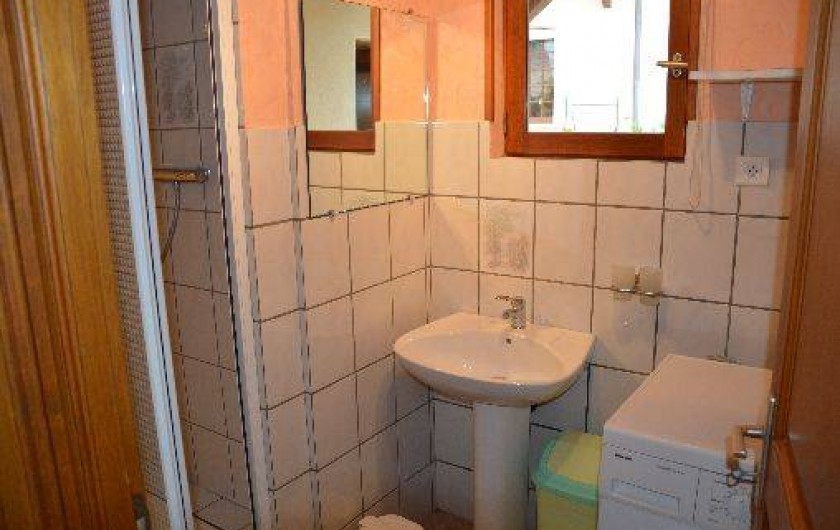 Location de vacances - Gîte à Ladoix-Serrigny - salle de bain  douche