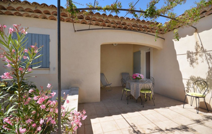 Location de vacances - Villa à Venasque - terrasse