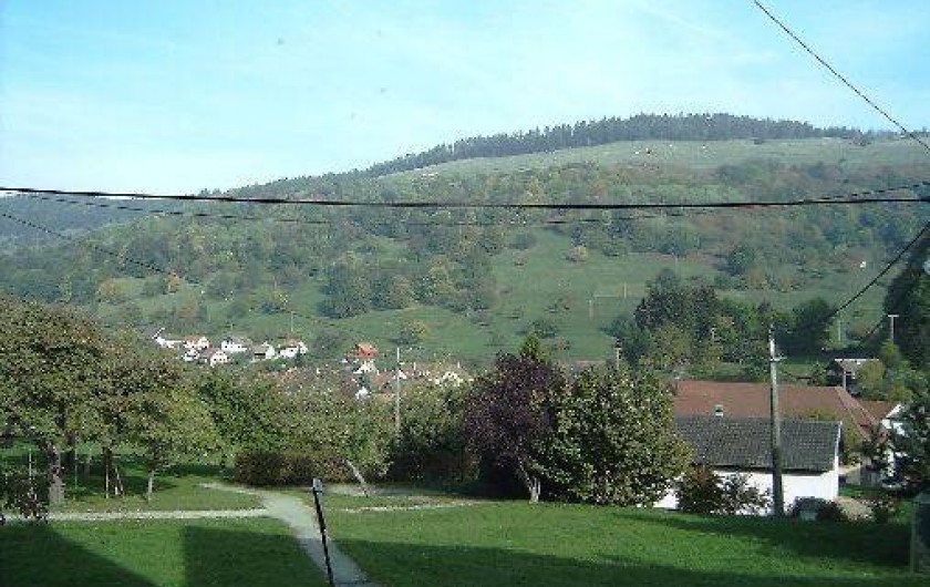 Location de vacances - Appartement à Sondernach - Vue par par la fenêtre