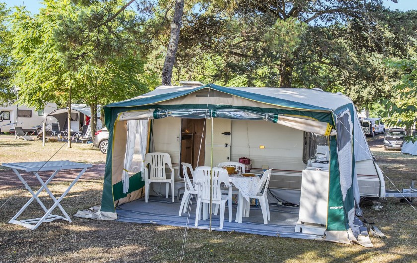 Location de vacances - Camping à Dolus-d'Oléron - Petite caravane – Formule 1