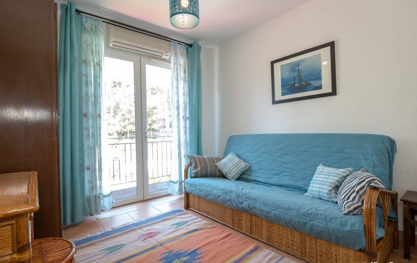 Location de vacances - Villa à Fayence - chambre salon avec balcon