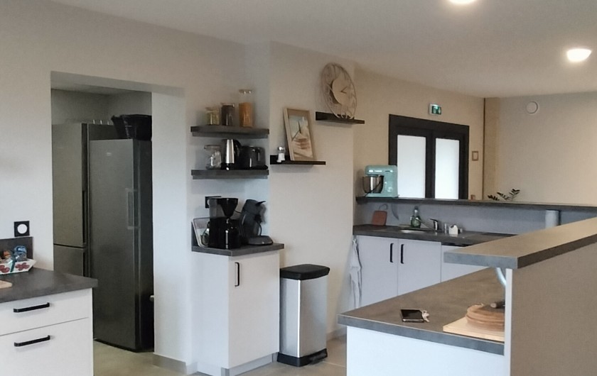 Location de vacances - Gîte à Maubec - Cuisine Ouverte Gîte les Granges