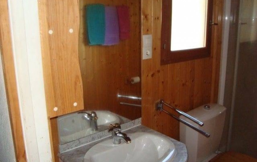 Location de vacances - Chalet à Sainte-Maxime - la salle de douche