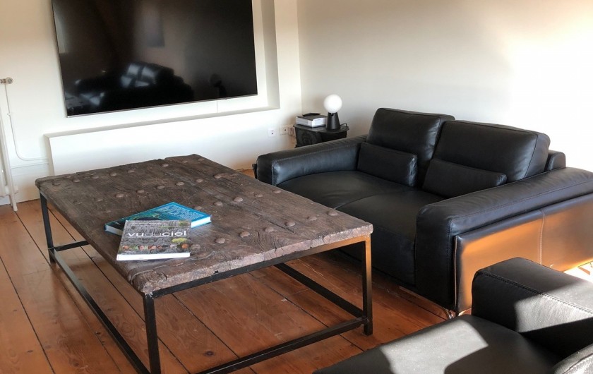 Location de vacances - Gîte à Tonnoy - le salon du 2ème étage et son coin TV