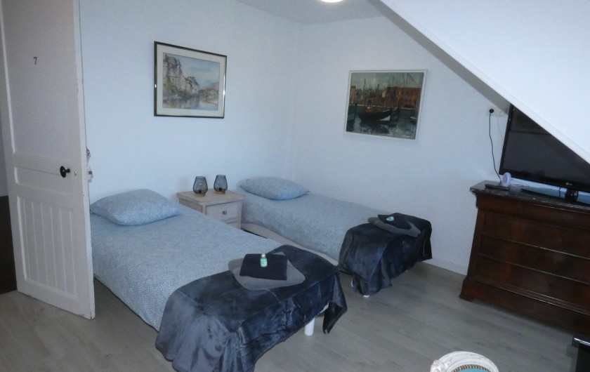 Location de vacances - Villa à Quiberville - Chambre N°7 : 2ème Etage 1 lit double ou 2 lits doubles + lavabo